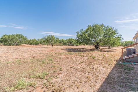 8960 W Fm 140 Charlotte TX 78011