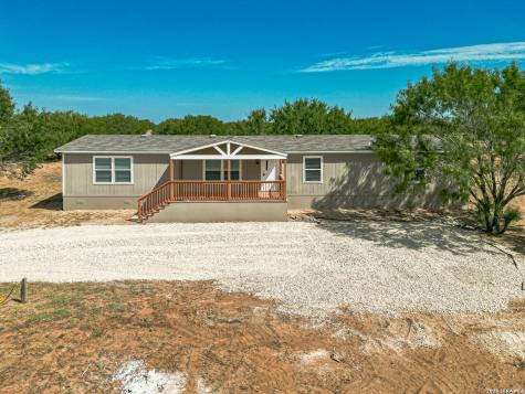 8960 W Fm 140 Charlotte TX 78011
