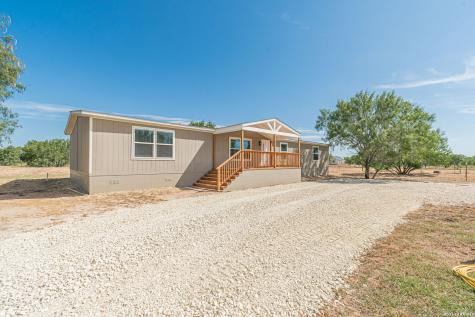8960 W Fm 140 Charlotte TX 78011