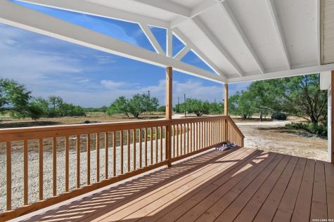 8960 W Fm 140 Charlotte TX 78011