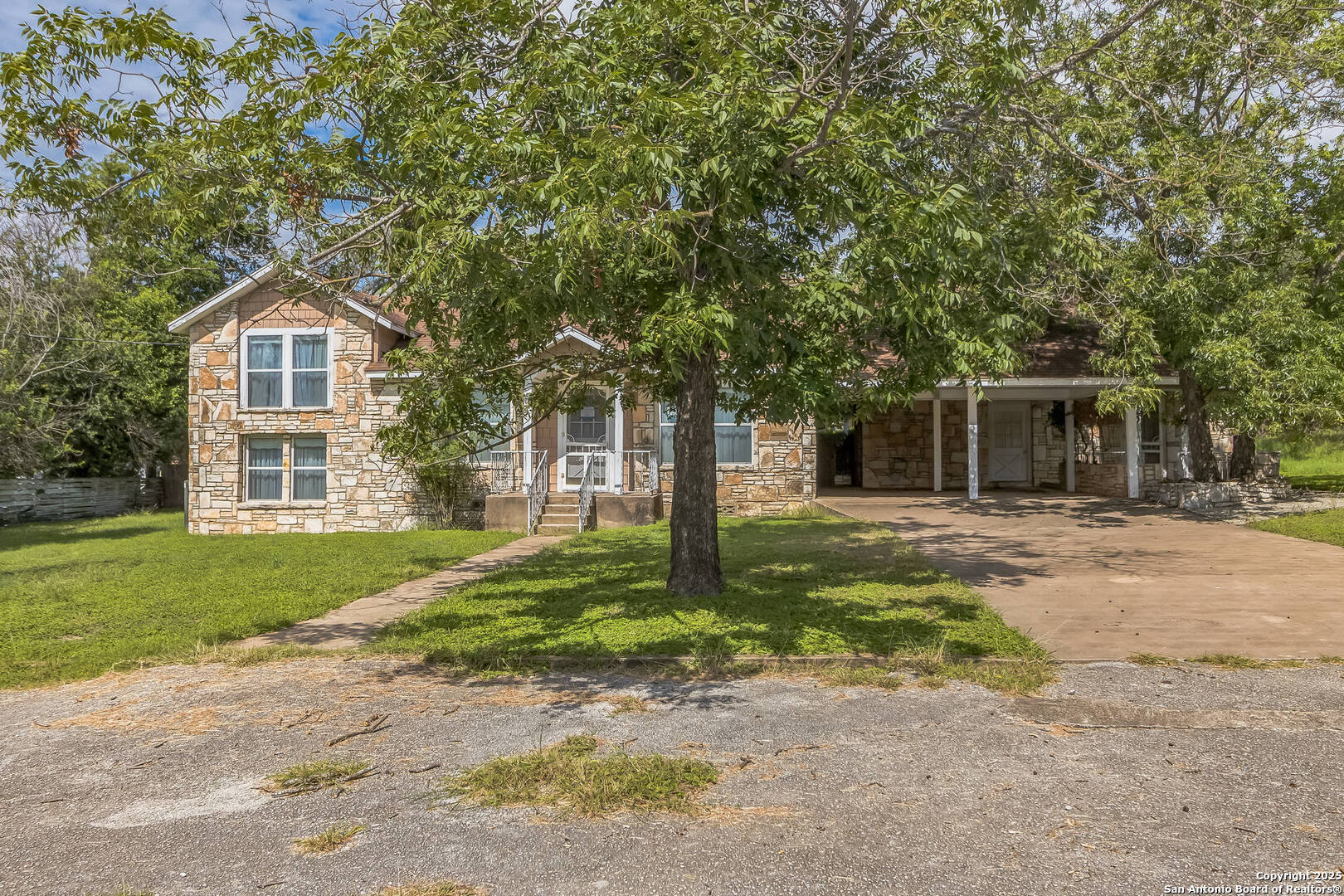 505 Main Ingram TX 78025
