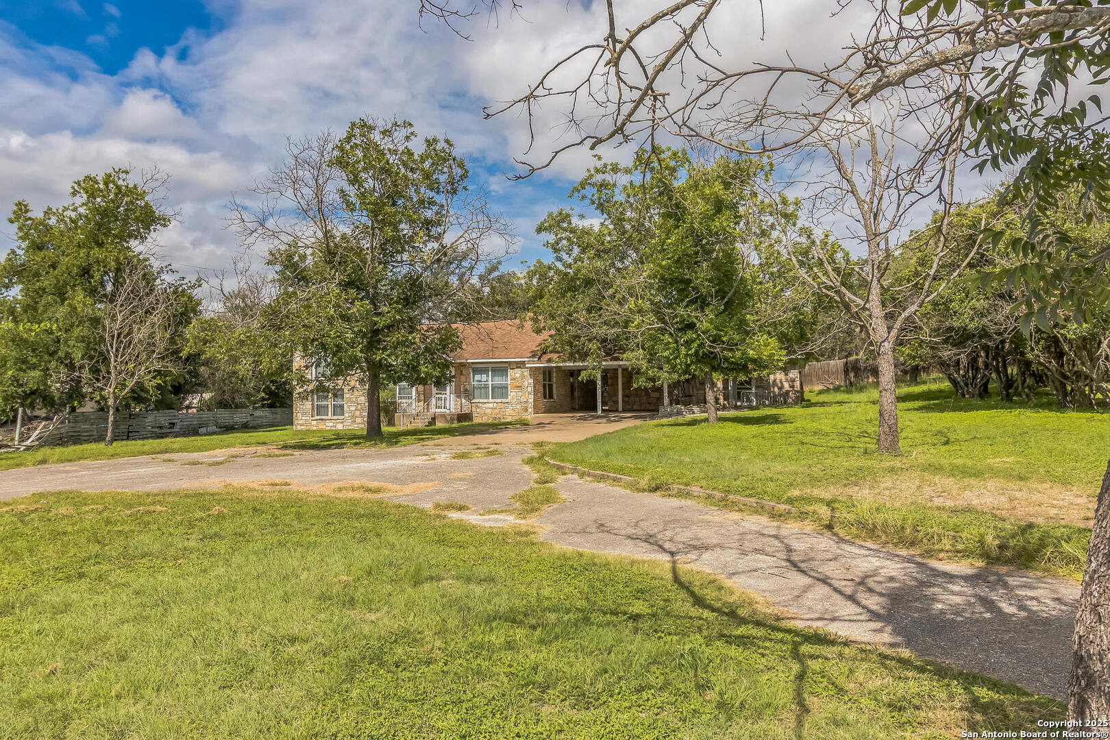 505 Main Ingram TX 78025