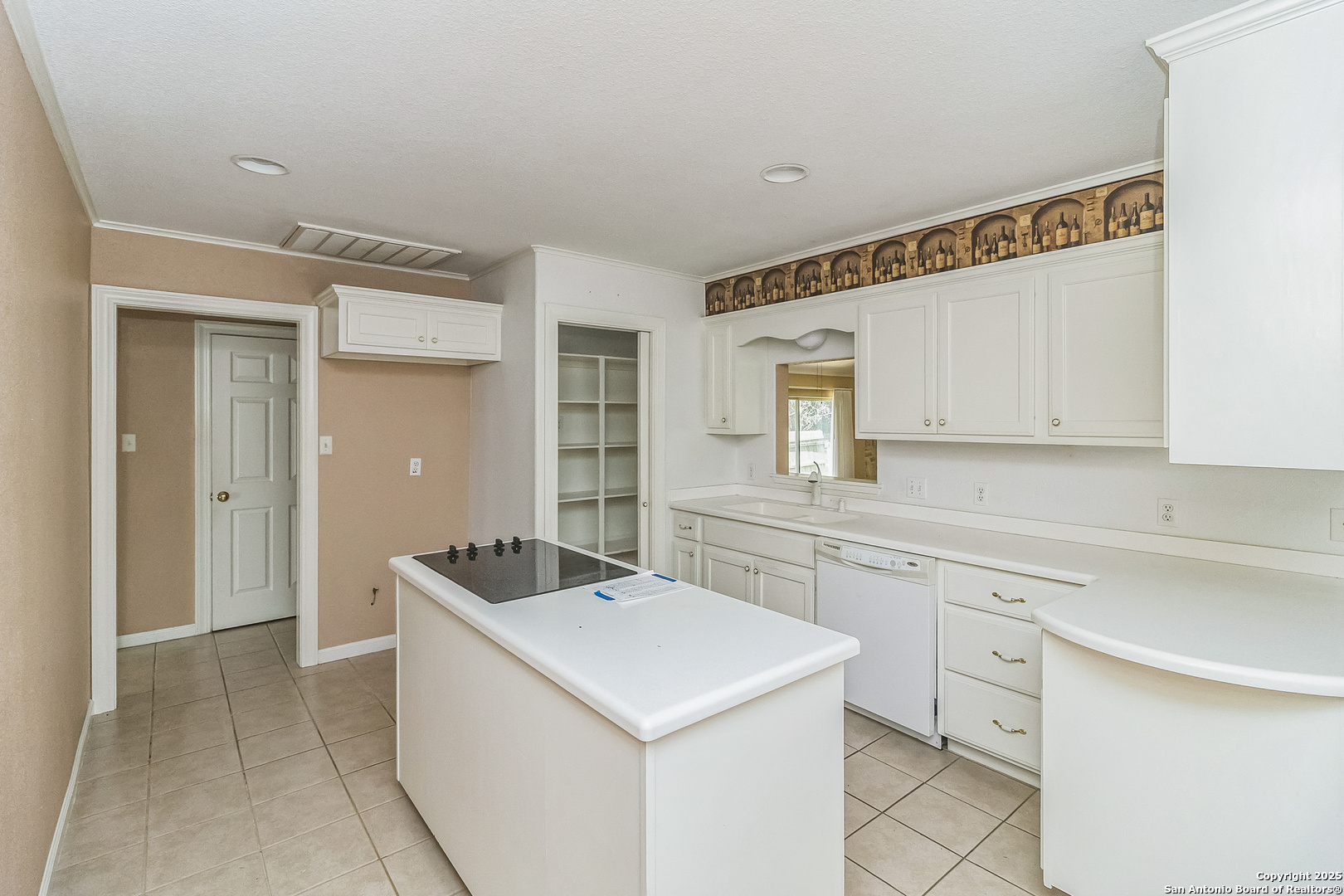 505 Main Ingram TX 78025