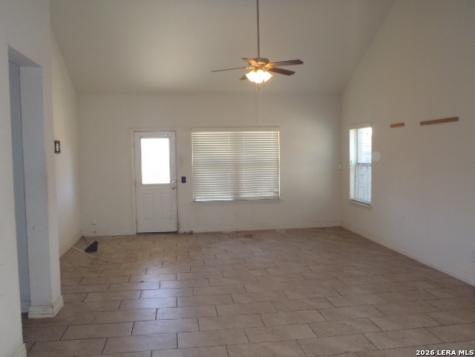 5009 Arrow Ridge Marion TX 78124