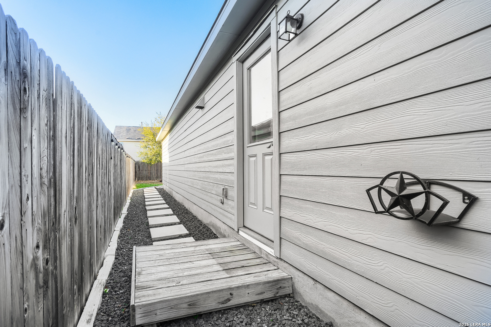 7231 Lavaca Bluff San Antonio TX 78218