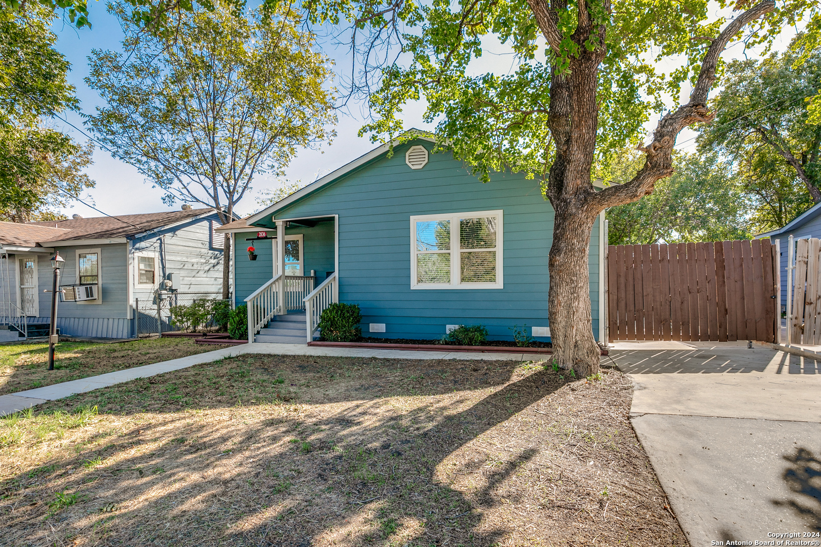 2836 E Houston Street San Antonio TX 78202