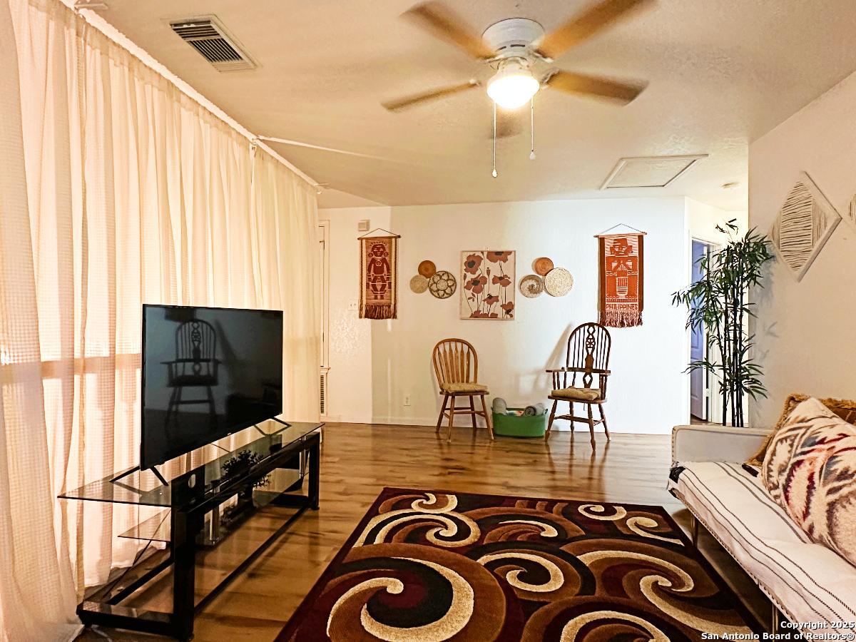10007 Tiger Bay San Antonio TX 78251