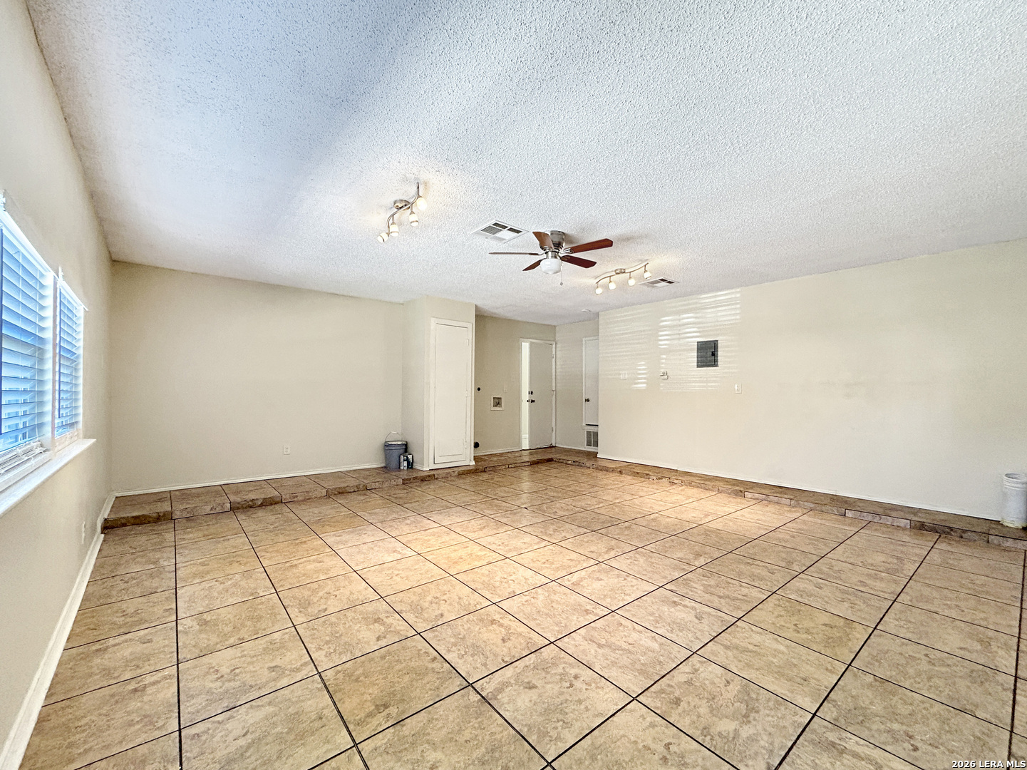 6042 Ridge Field Street San Antonio TX 78250