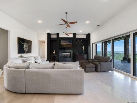 11 Davenport Lane San Antonio TX 78257