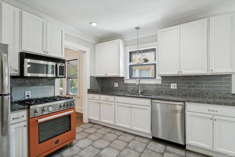 2023 W Kings Highway San Antonio TX 78201