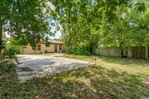 2023 W Kings Highway San Antonio TX 78201