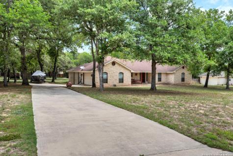 129 Rosewood Drive La Vernia TX 78121