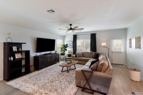 337 Cordova Crossing Seguin TX 78155