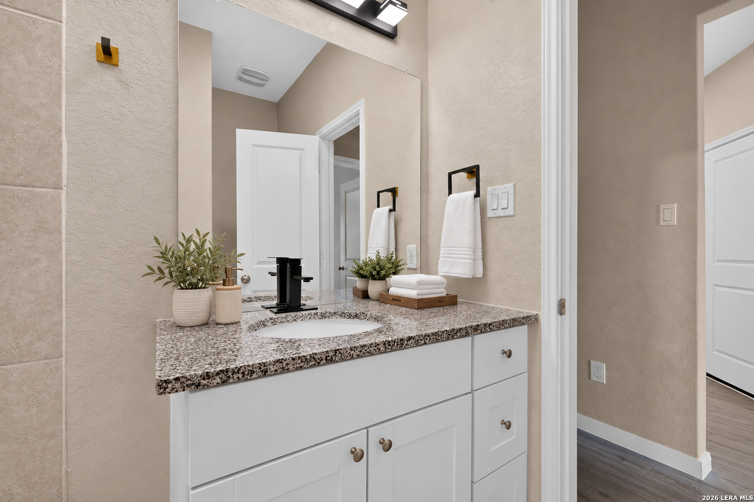 9056 Navarro Vista Seguin TX 78155