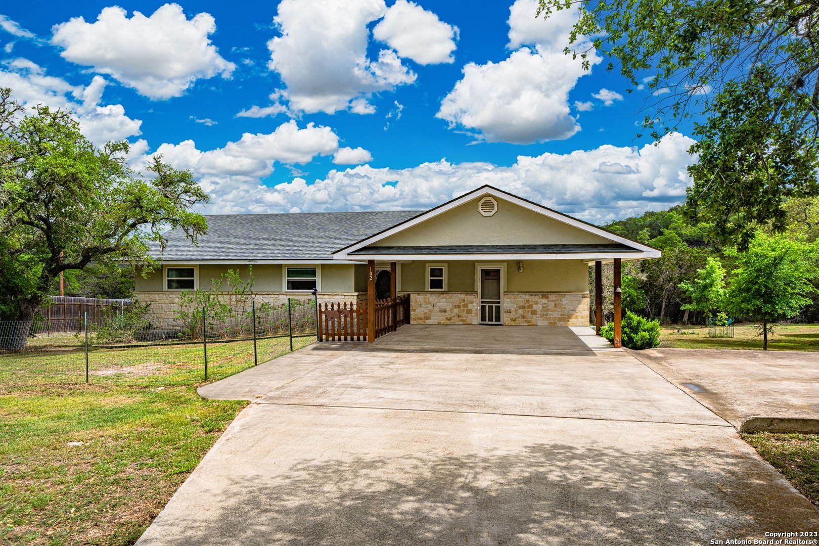102 Stacy Lane Kerrville TX 78028