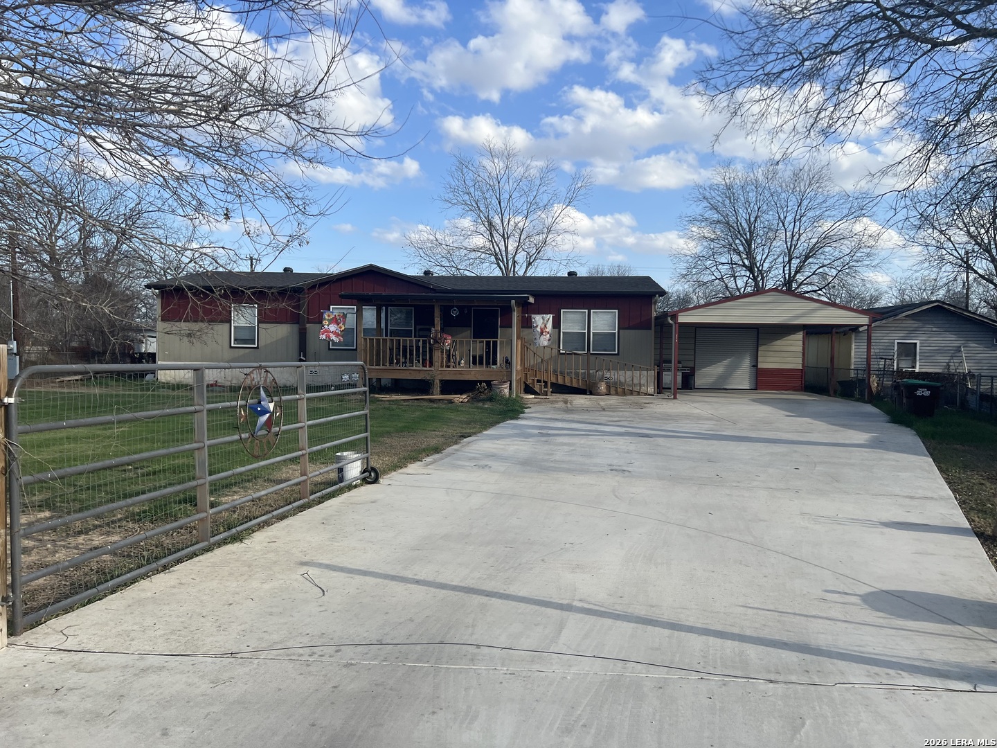 218 W 2nd Street Elmendorf TX 78112