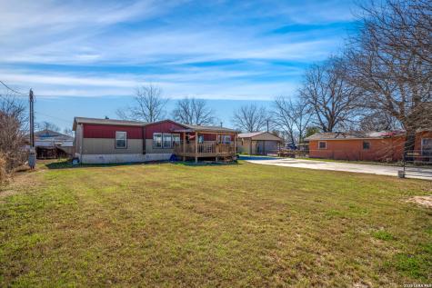 218 W 2nd Street Elmendorf TX 78112