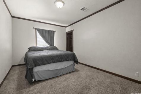 218 W 2nd Street Elmendorf TX 78112