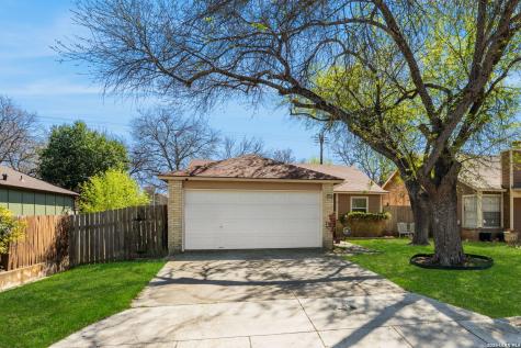 10028 Woodtrail San Antonio TX 78250