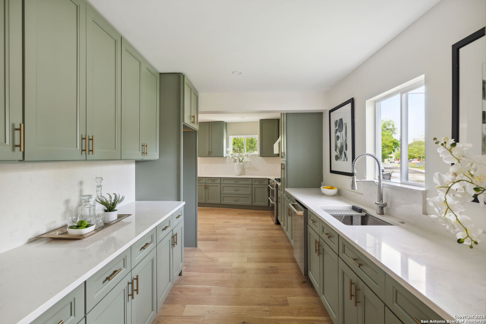 142 Field Crest San Antonio TX 78209