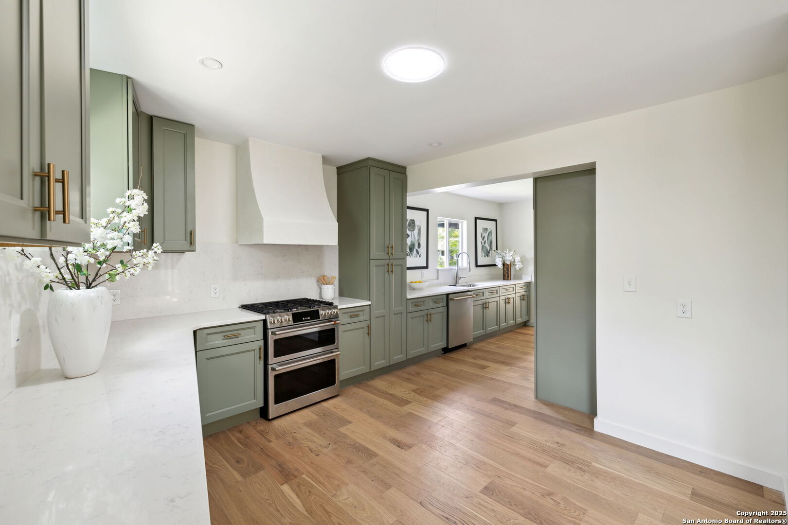 142 Field Crest San Antonio TX 78209