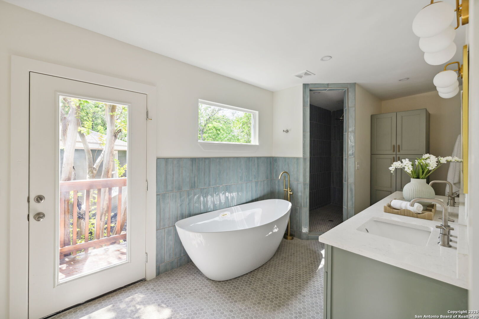 142 Field Crest San Antonio TX 78209