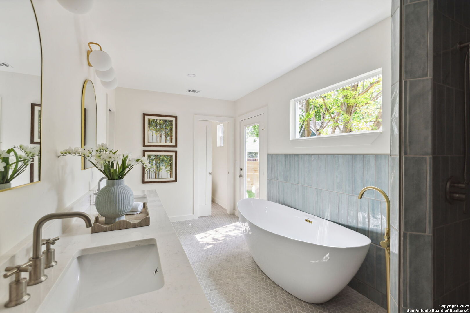 142 Field Crest San Antonio TX 78209