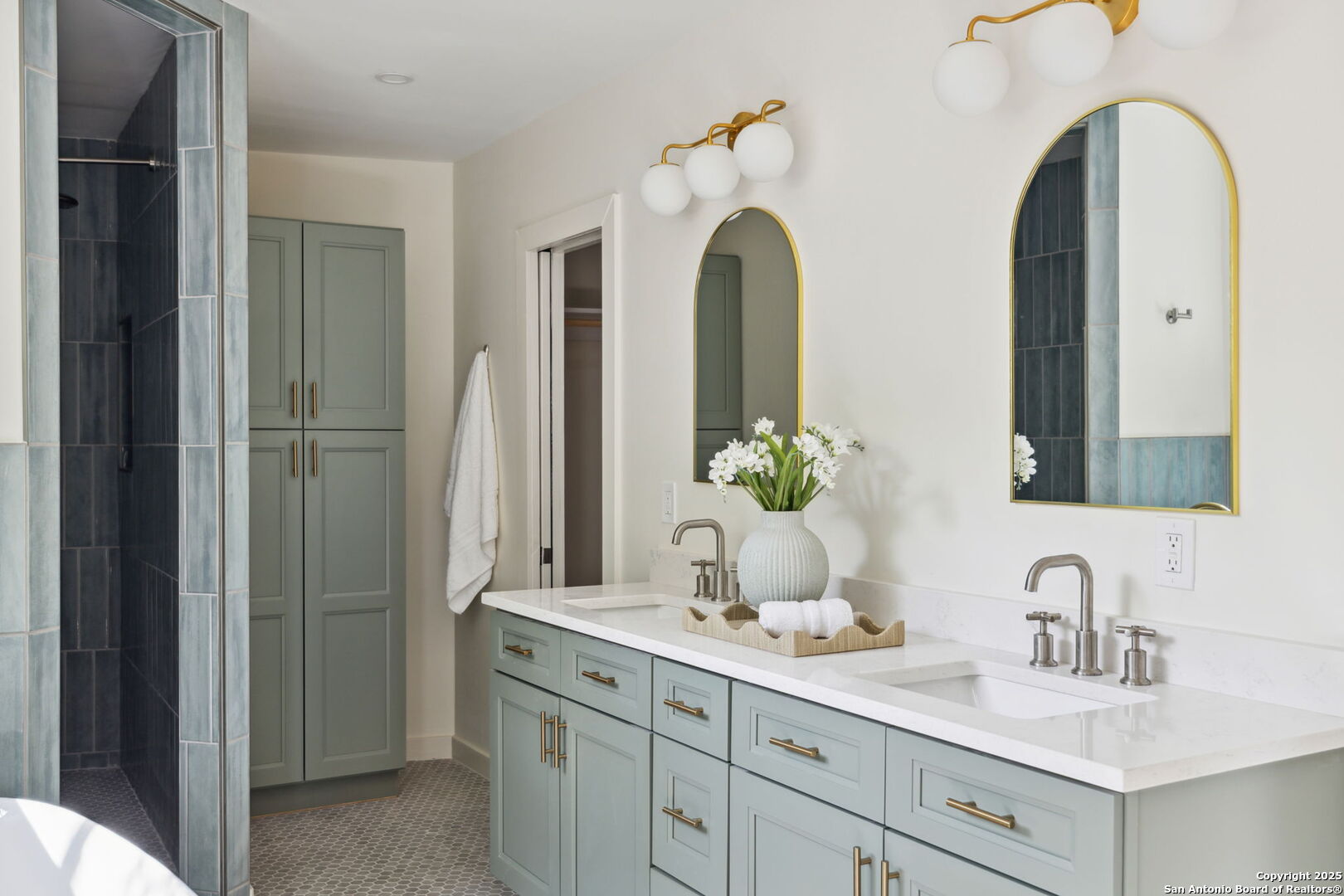 142 Field Crest San Antonio TX 78209