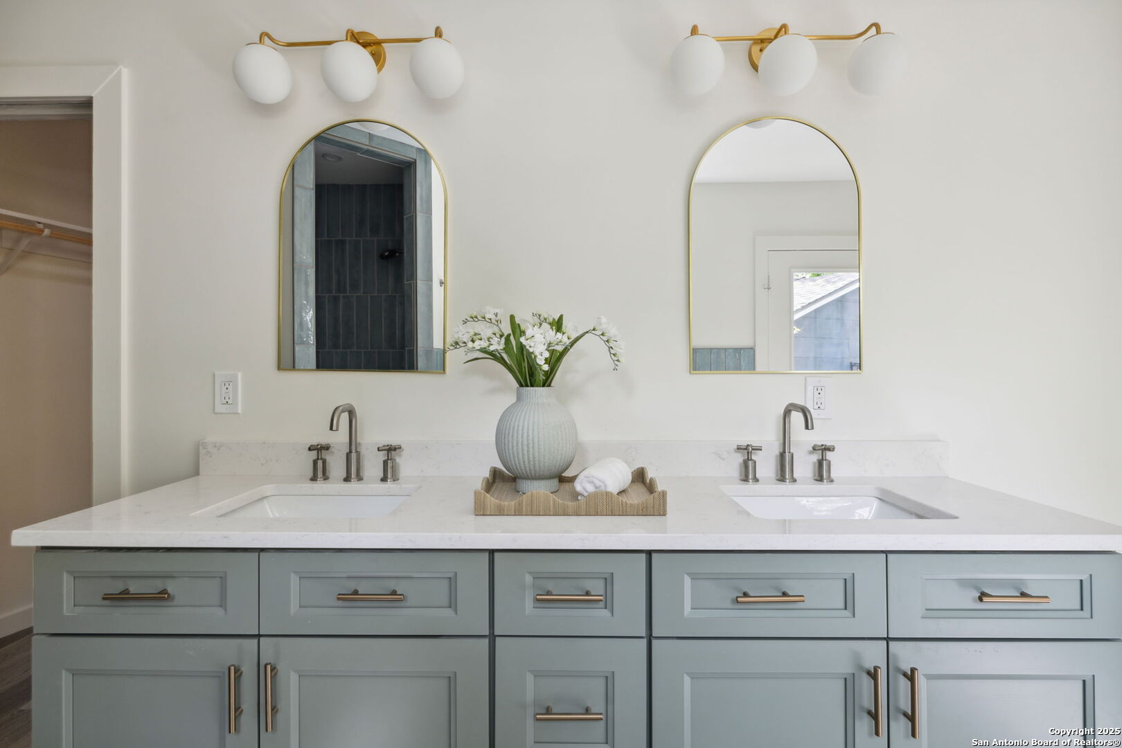 142 Field Crest San Antonio TX 78209