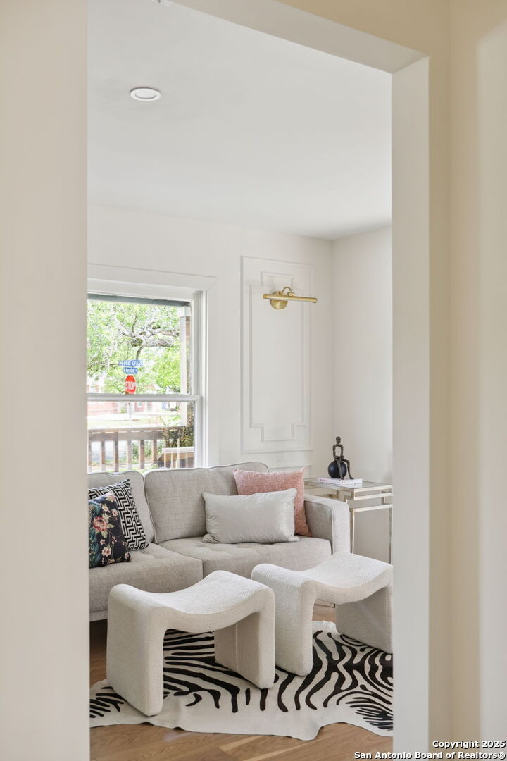 142 Field Crest San Antonio TX 78209