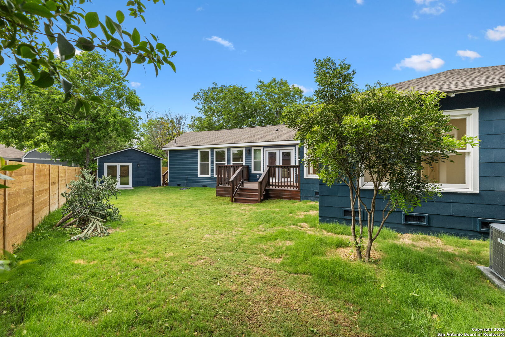 142 Field Crest San Antonio TX 78209