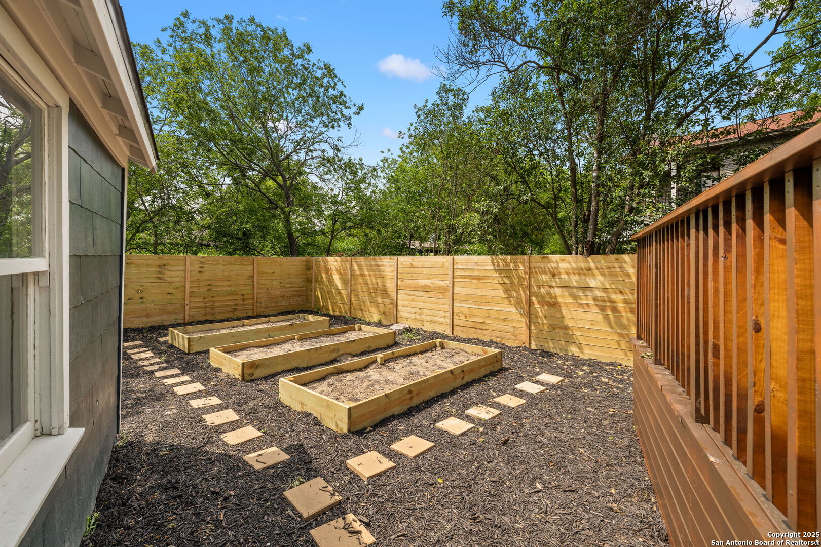 142 Field Crest San Antonio TX 78209