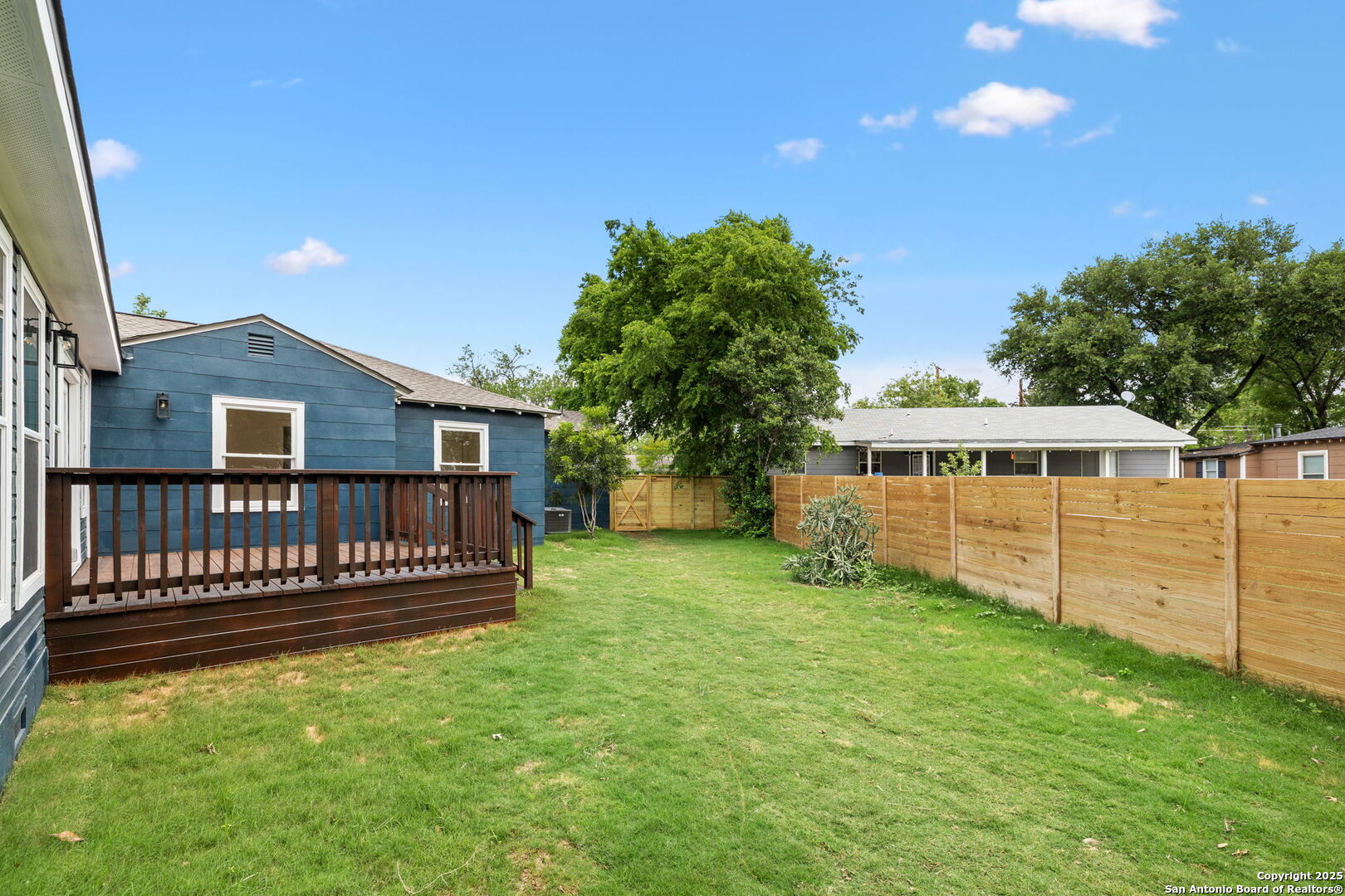 142 Field Crest San Antonio TX 78209