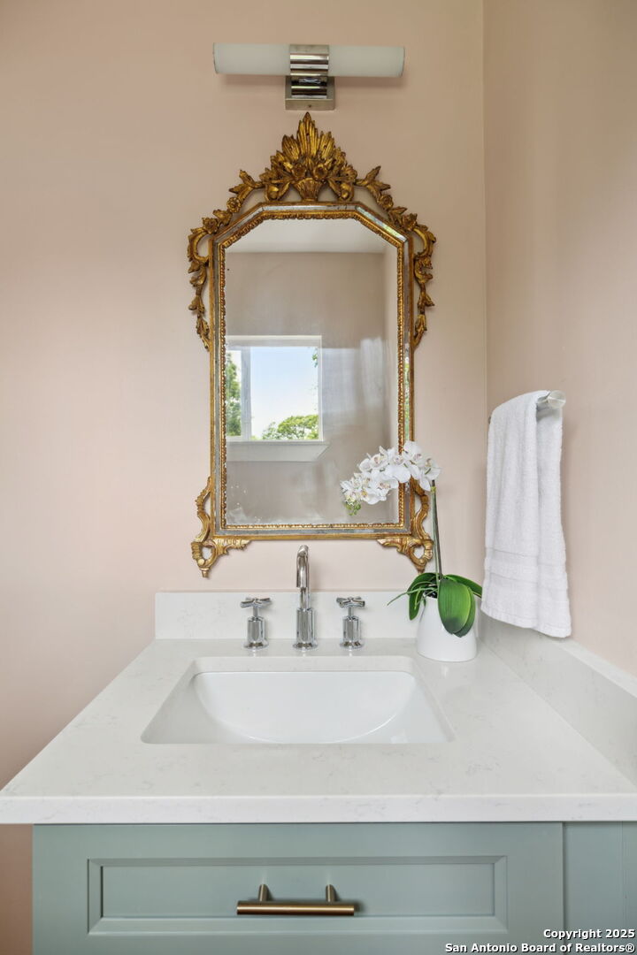 142 Field Crest San Antonio TX 78209