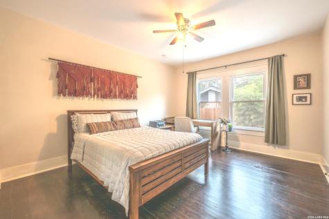 1136 W Russell San Antonio TX 78201