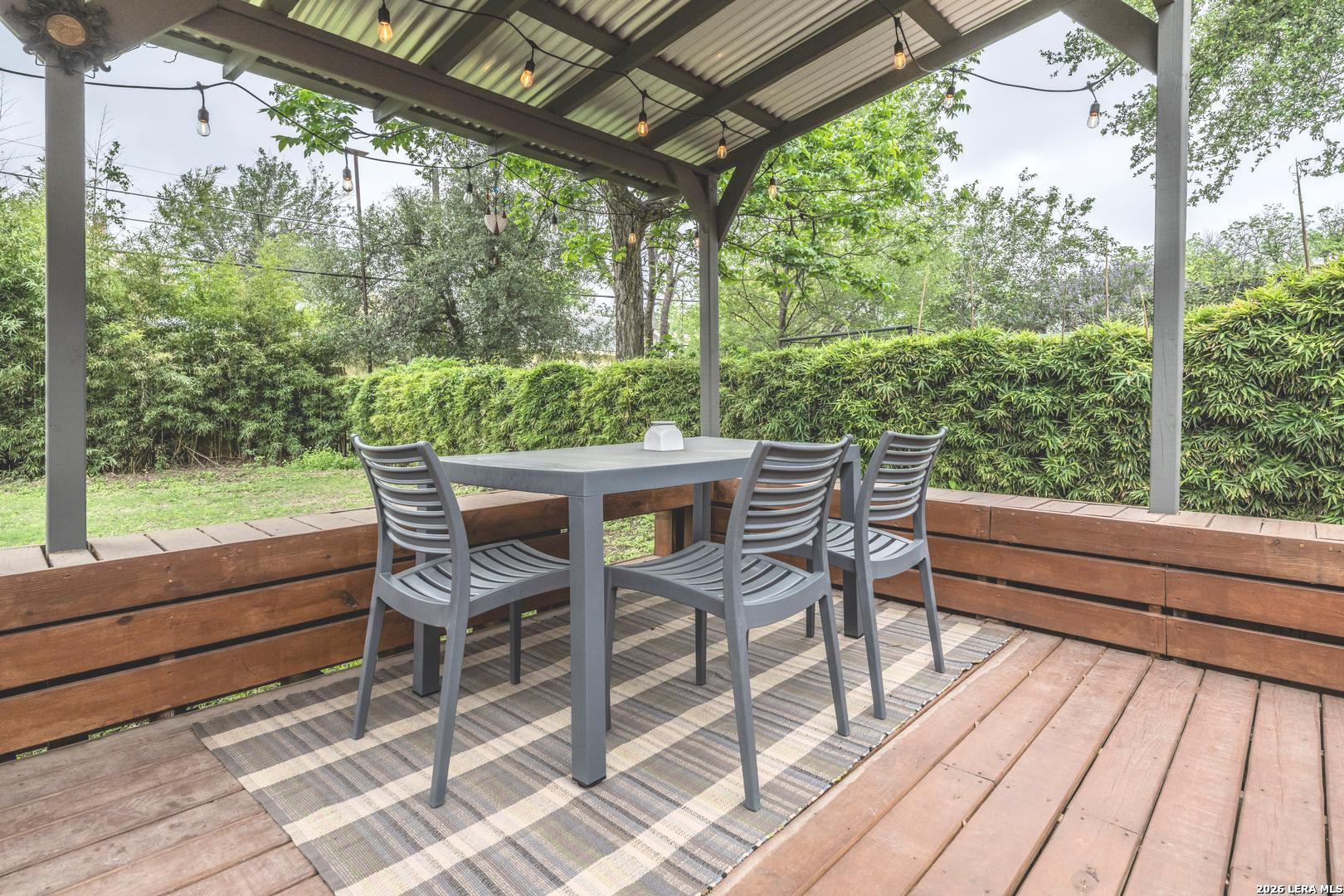 1136 W Russell San Antonio TX 78201