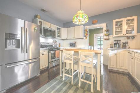 1136 W Russell San Antonio TX 78201