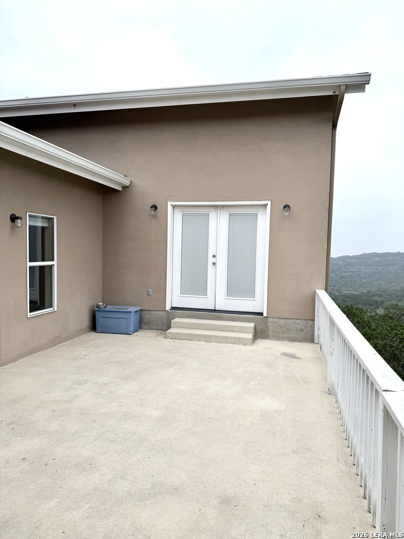 180 County Road 2750 Mico TX 78056