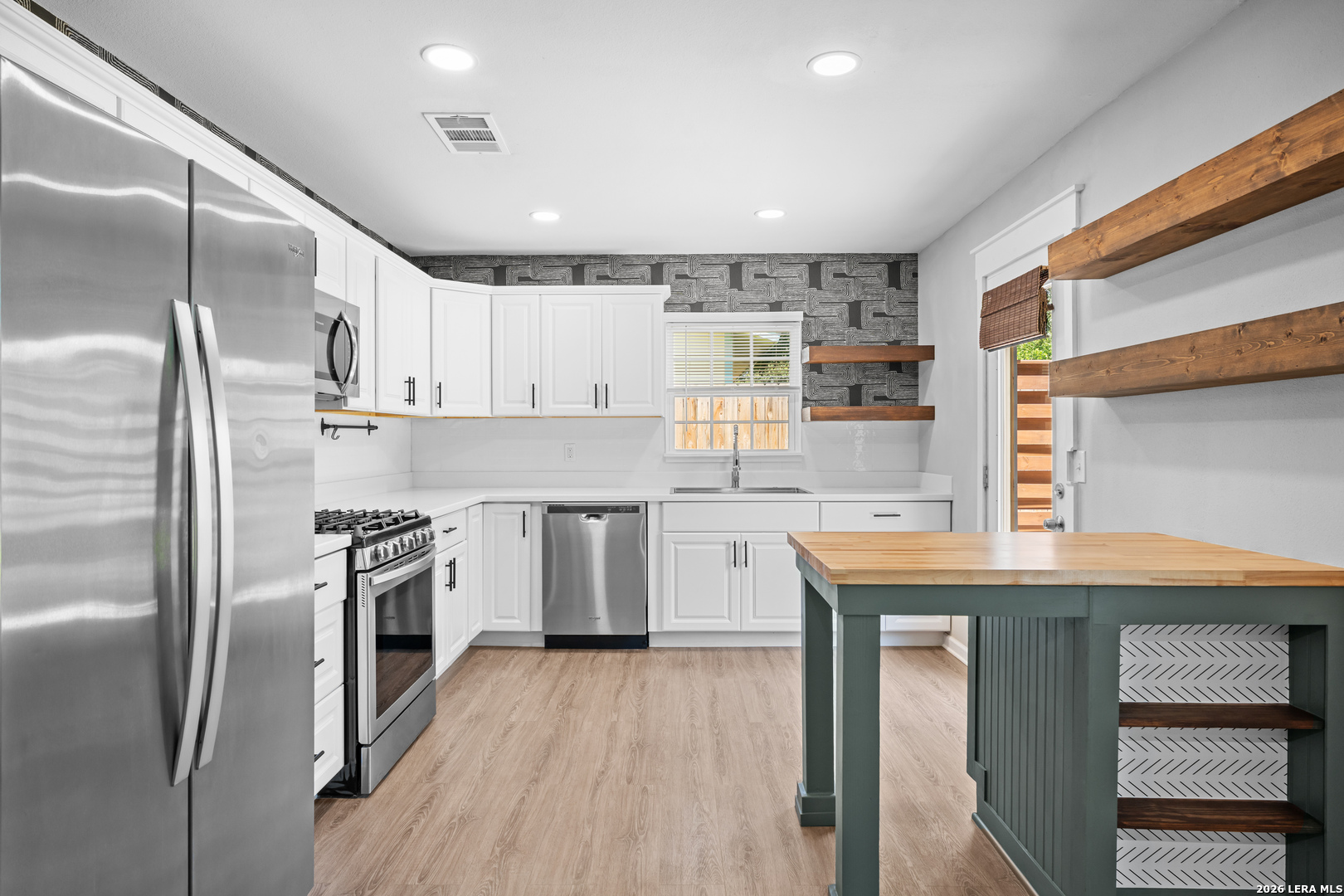 9816 Meadow Hill Converse TX 78109