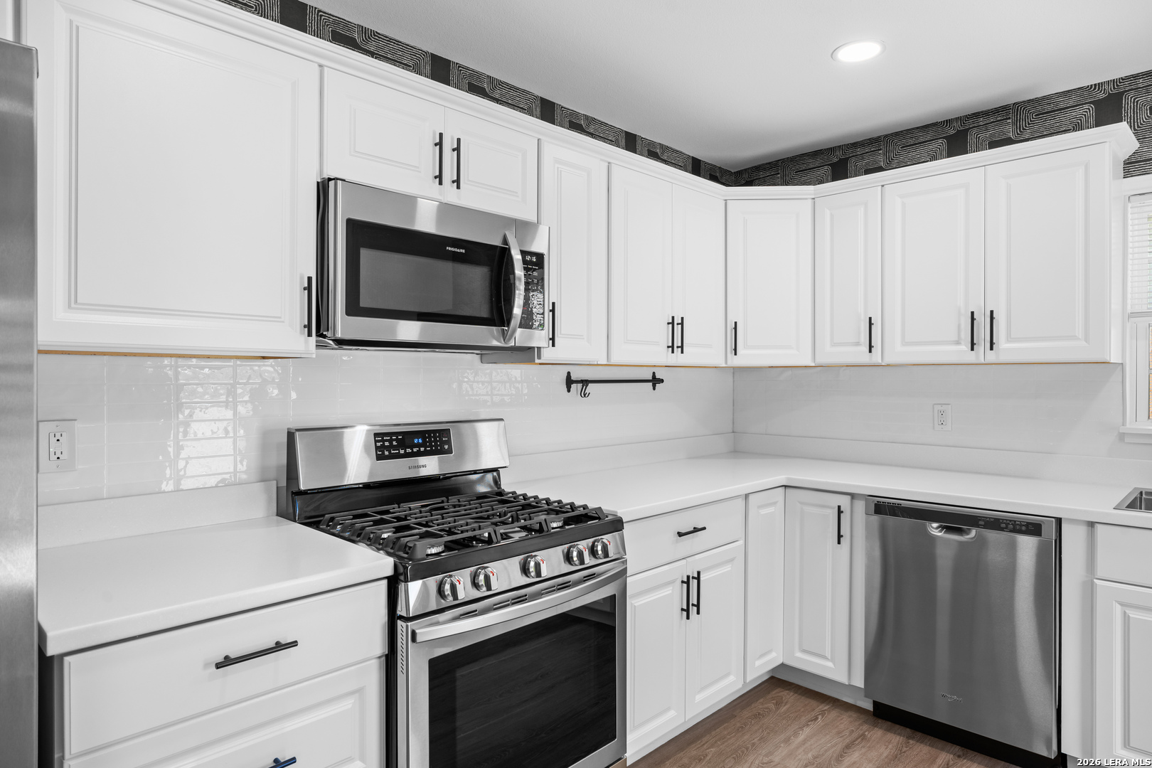 9816 Meadow Hill Converse TX 78109
