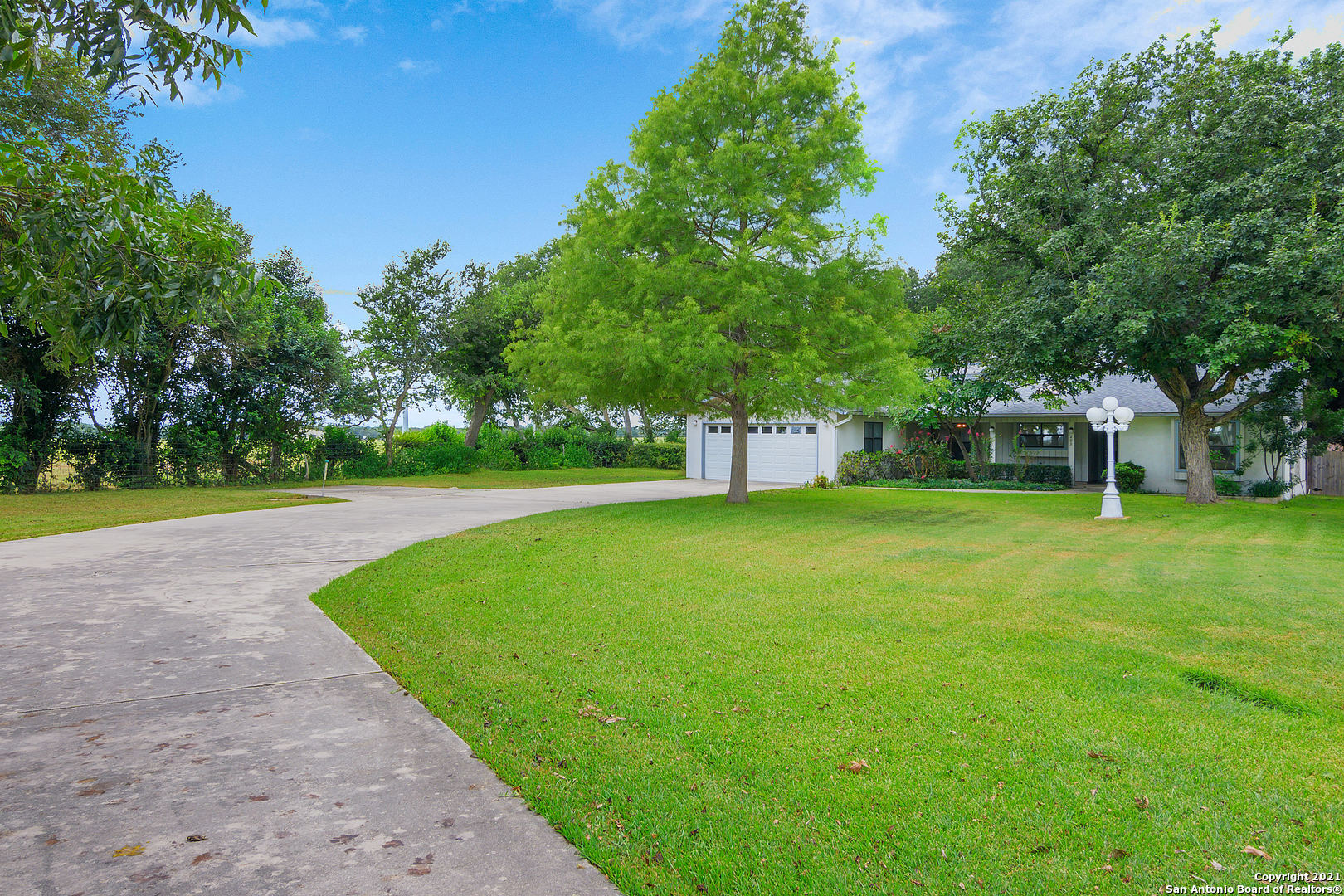 205 Red Fox Run Seguin TX 78155
