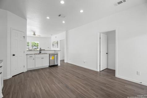 1734 Blueridge Drive Canyon Lake TX 78133