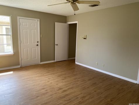 5842 Spring Valley San Antonio TX 78247
