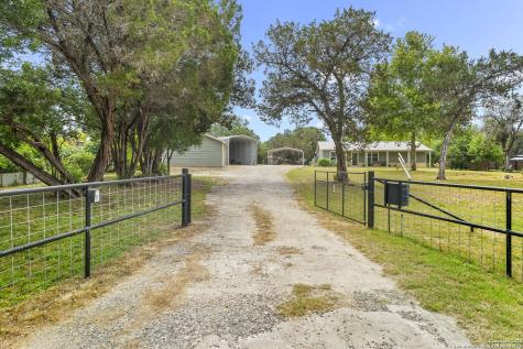 283 E Pipe Creek Drive Pipe Creek TX 78063