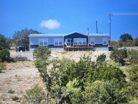 7687 County Road 450 Rocksprings TX 78880