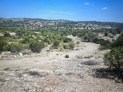 7687 County Road 450 Rocksprings TX 78880