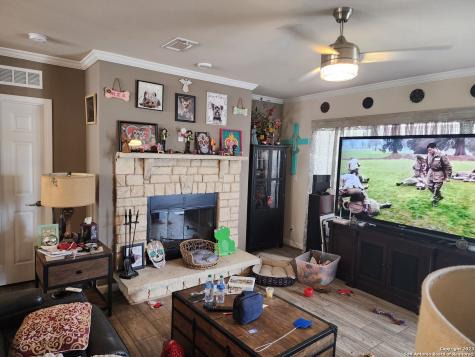 7687 County Road 450 Rocksprings TX 78880