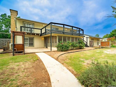 208 Front Street Comfort TX 78013