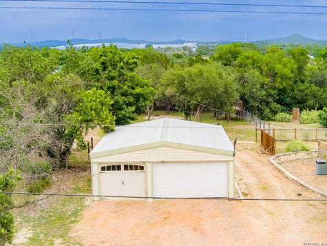 208 Front Street Comfort TX 78013