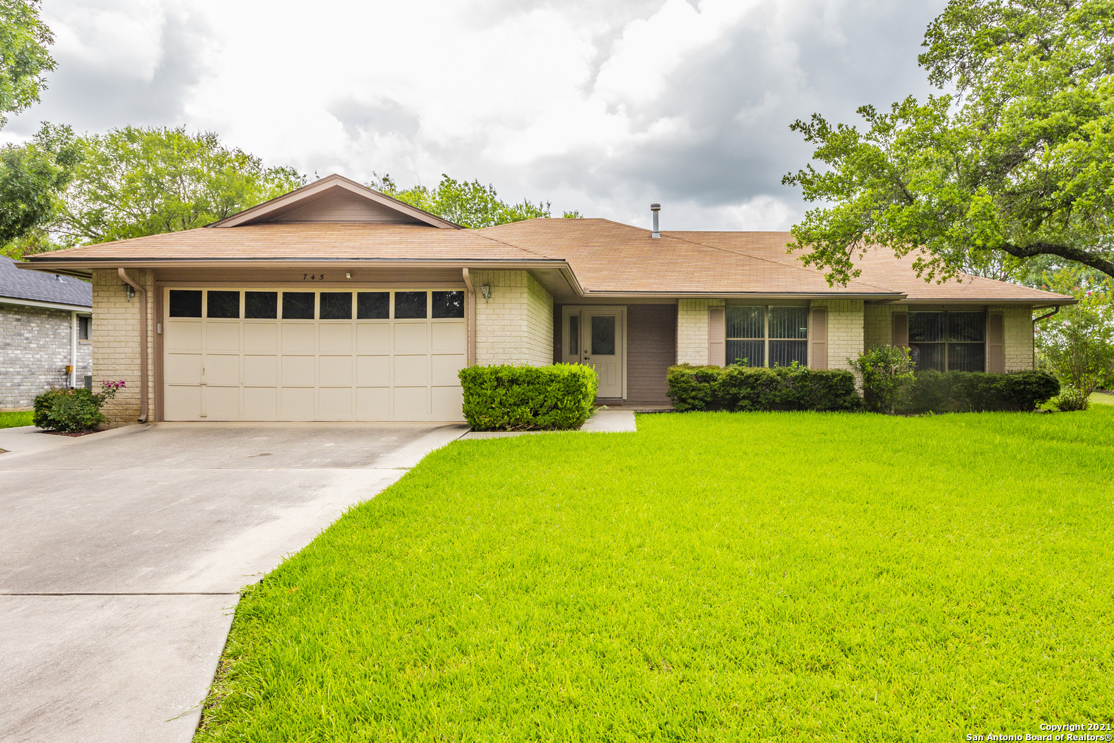745 Running Creek Seguin TX 78155